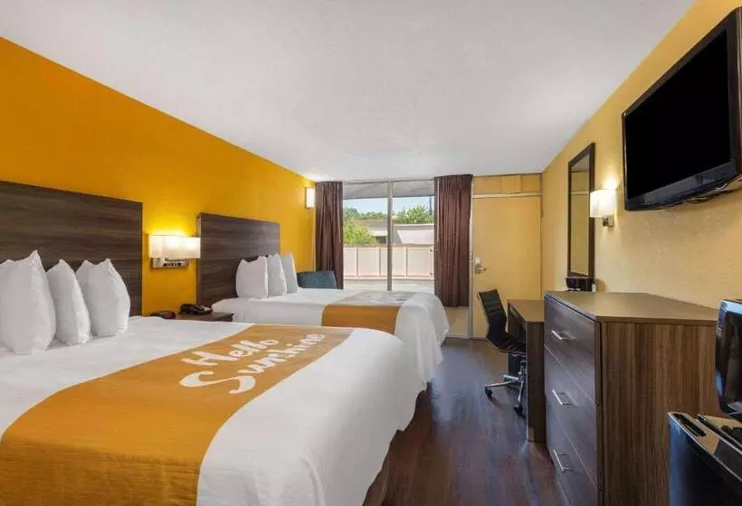 ２ダブルベッドのスタンダードルーム, Days Inn By Wyndham Hampton Near Coliseum Convention Center