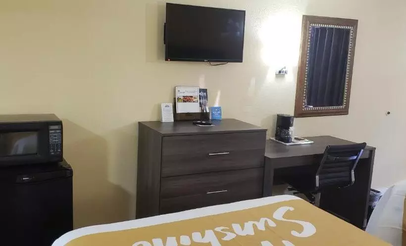 キングサイズベッドのスタンダードルーム, Days Inn By Wyndham Hampton Near Coliseum Convention Center