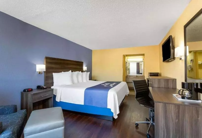 キングサイズベッドのスタンダードルーム, Days Inn By Wyndham Hampton Near Coliseum Convention Center