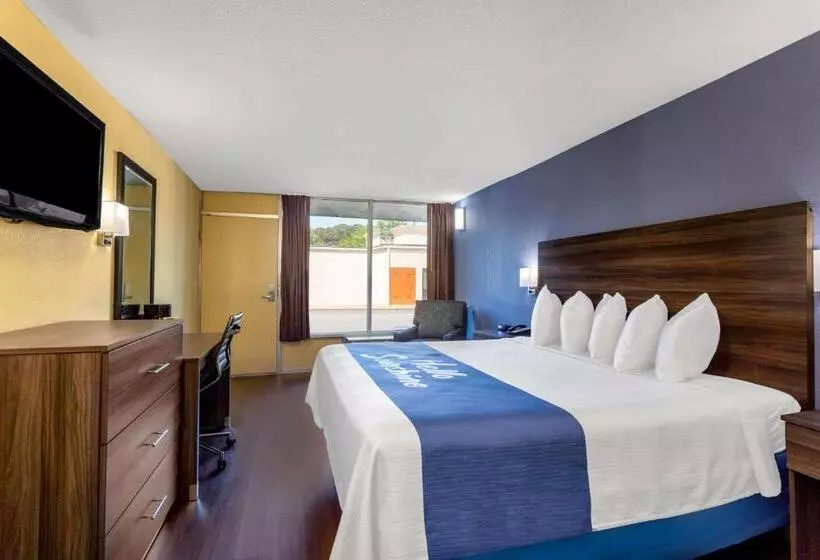 キングサイズベッドのスタンダードルーム, Days Inn By Wyndham Hampton Near Coliseum Convention Center