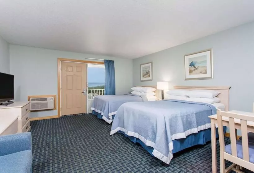 ２ダブルベッドのスタンダードルーム, Days Inn By Wyndham Kill Devil Hills Oceanfront  Wilbur