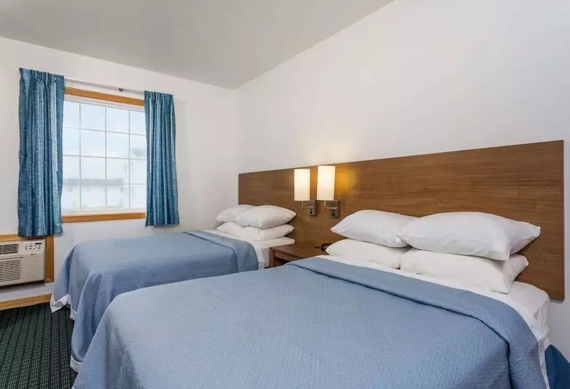 ２ダブルベッドのスタンダードルーム, Days Inn By Wyndham Kill Devil Hills Oceanfront  Wilbur