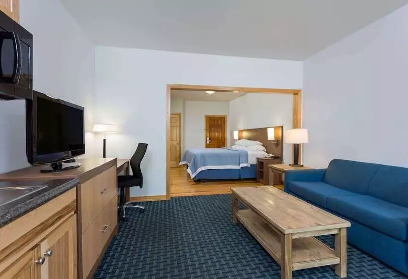 スイート, Days Inn By Wyndham Kill Devil Hills Oceanfront  Wilbur