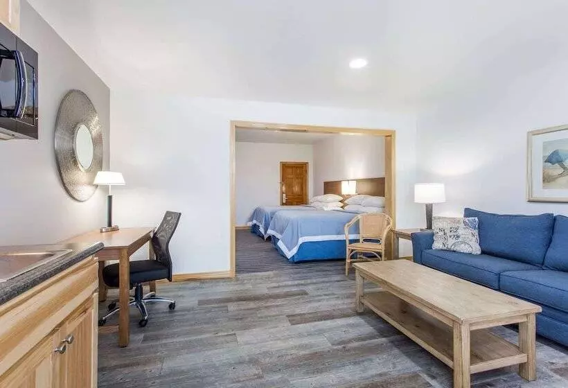 スイート, Days Inn By Wyndham Kill Devil Hills Oceanfront  Wilbur