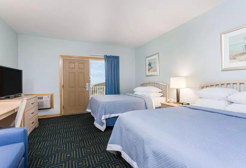 ２ダブルベッドのスタンダードルーム, Days Inn By Wyndham Kill Devil Hills Oceanfront  Wilbur