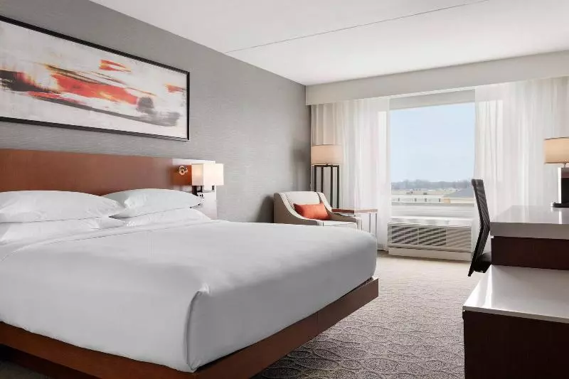 Standard-huone King-vuode, Delta Hotels By Marriott   Indianapolis Airport