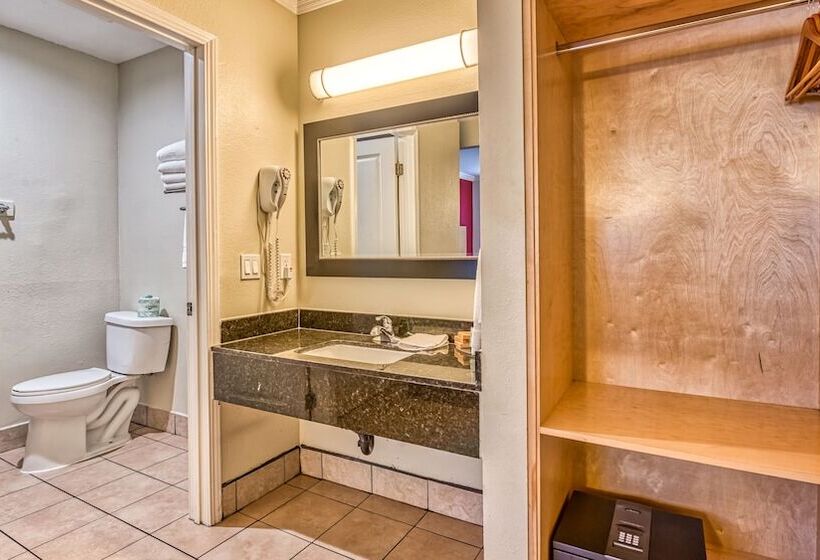 スーペリアールーム, Hollywood City Inn