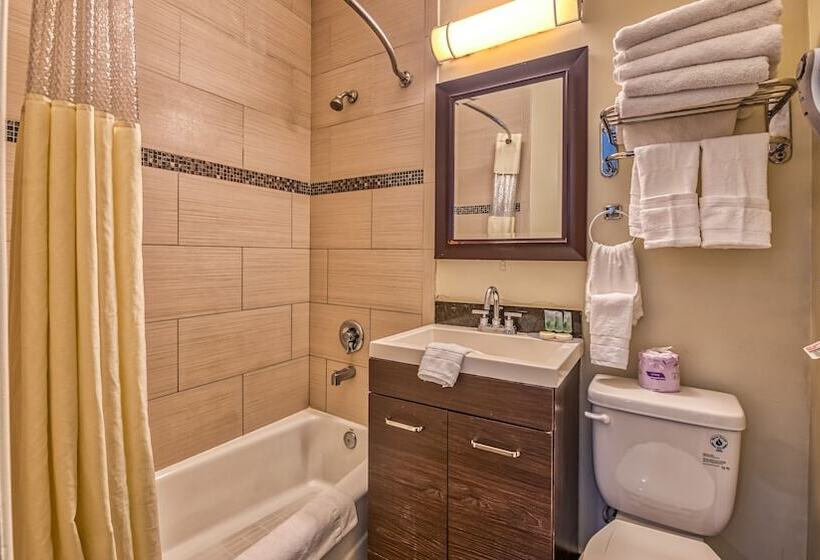 ファミリールーム, Hollywood City Inn