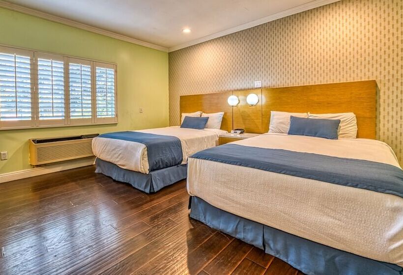 ファミリールーム, Hollywood City Inn