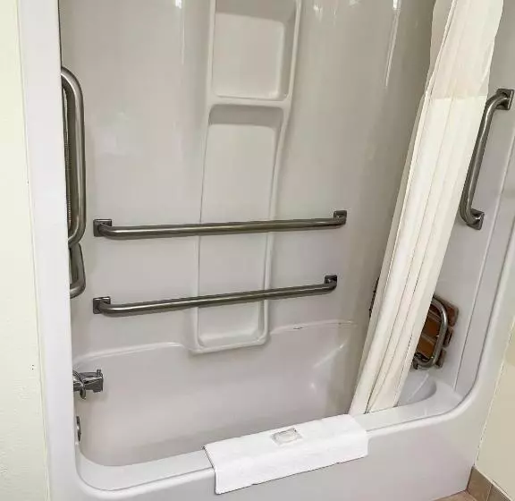 身障者適用スタンダードルーム, Hudson Inn & Suites