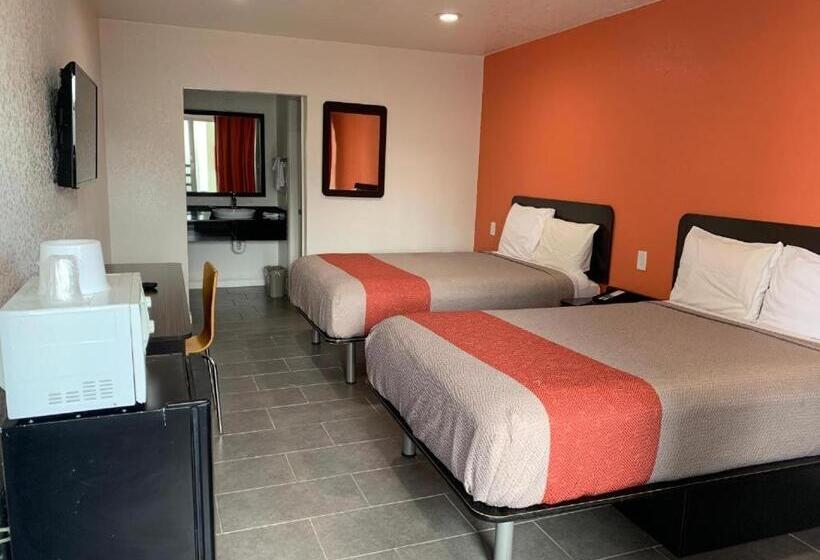 デラックスの４人部屋, Motel 6 Englewood