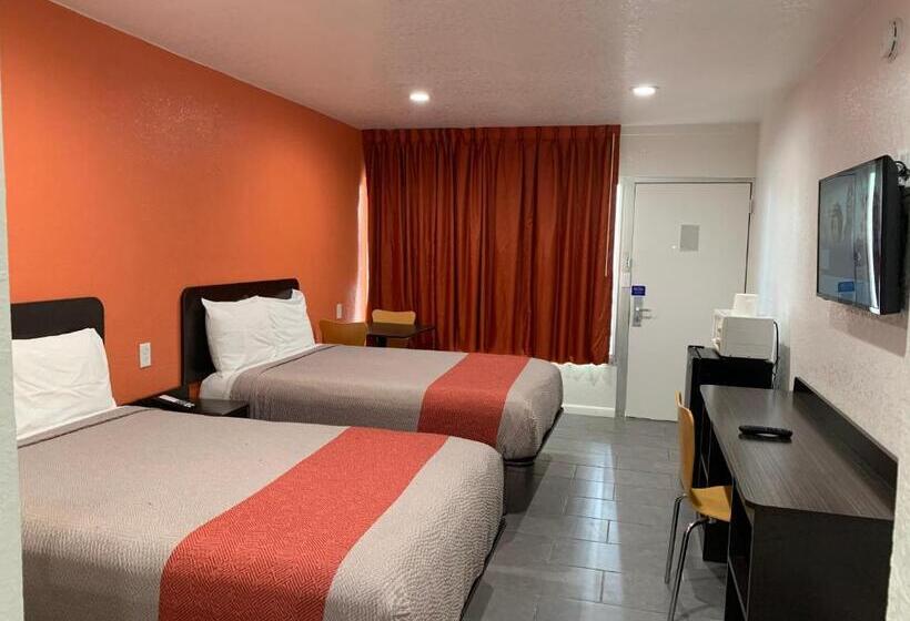 デラックスの４人部屋, Motel 6 Englewood