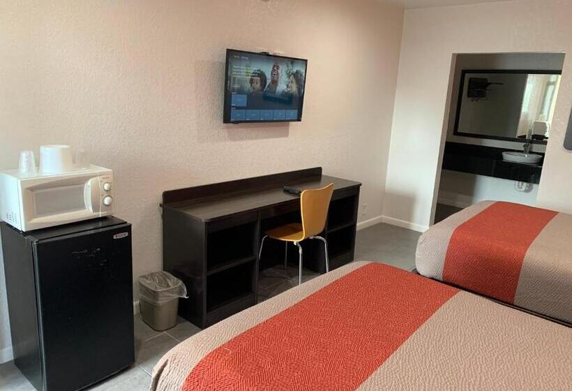 デラックスの４人部屋, Motel 6 Englewood