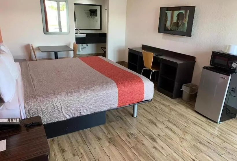 Deluxe-huone King-vuode, Motel 6 Englewood