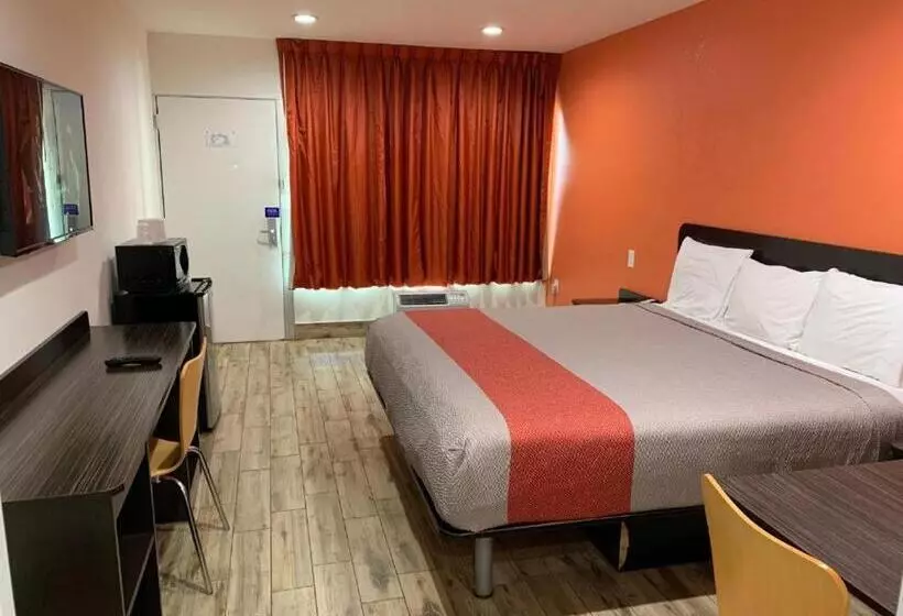 Deluxe-huone King-vuode, Motel 6 Englewood