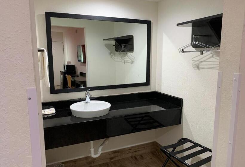 キングサイズベッドのデラックスルーム, Motel 6 Englewood