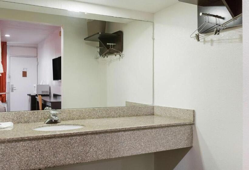 キングサイズベッドのデラックスルーム, Motel 6 Englewood