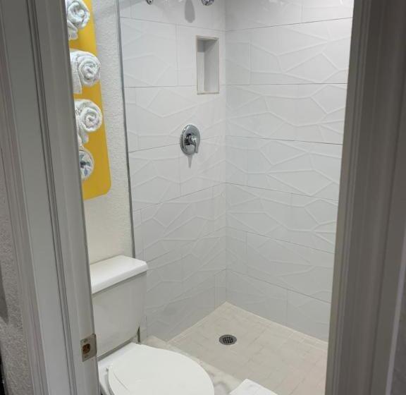 キングサイズベッドのデラックスルーム, Motel 6 Englewood