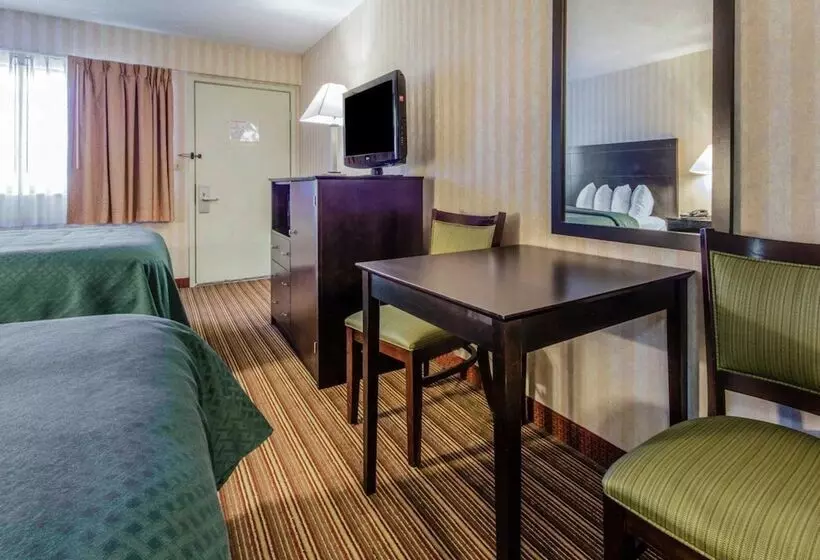 ２ダブルベッドのスタンダードルーム, Quality Inn Barkeyville