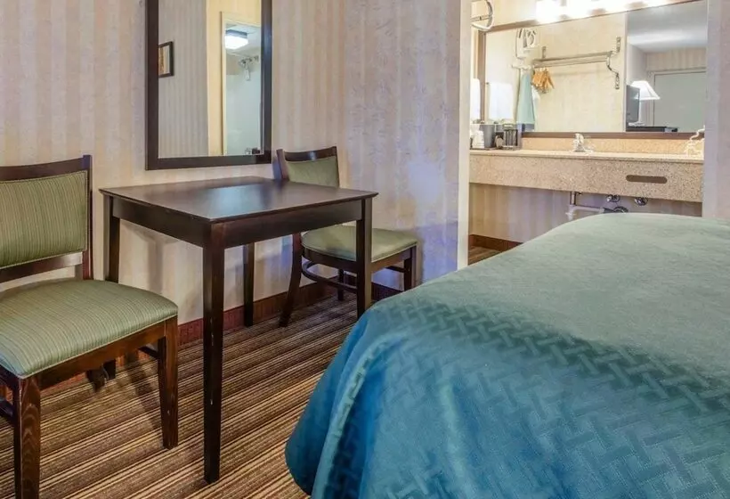 ２ダブルベッドのスタンダードルーム, Quality Inn Barkeyville