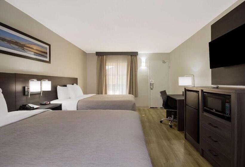 Четырехместный Номер Стандарт, Quality Inn Coliseum
