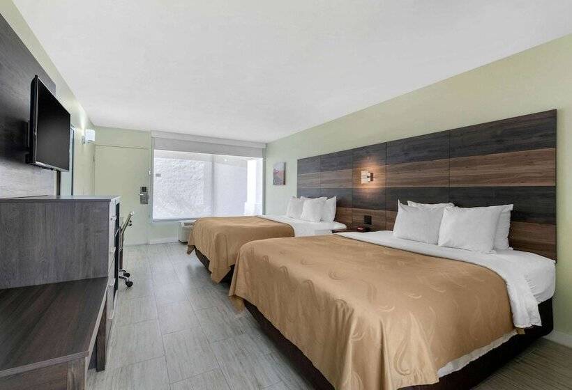 غرفه قياسيه سريرين مزدوجين, Quality Inn University North I75