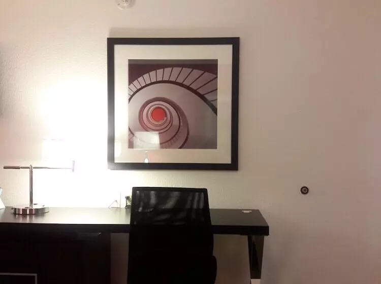 ２ダブルベッドのスタンダードルーム, Ramada By Wyndham Albuquerque Airport