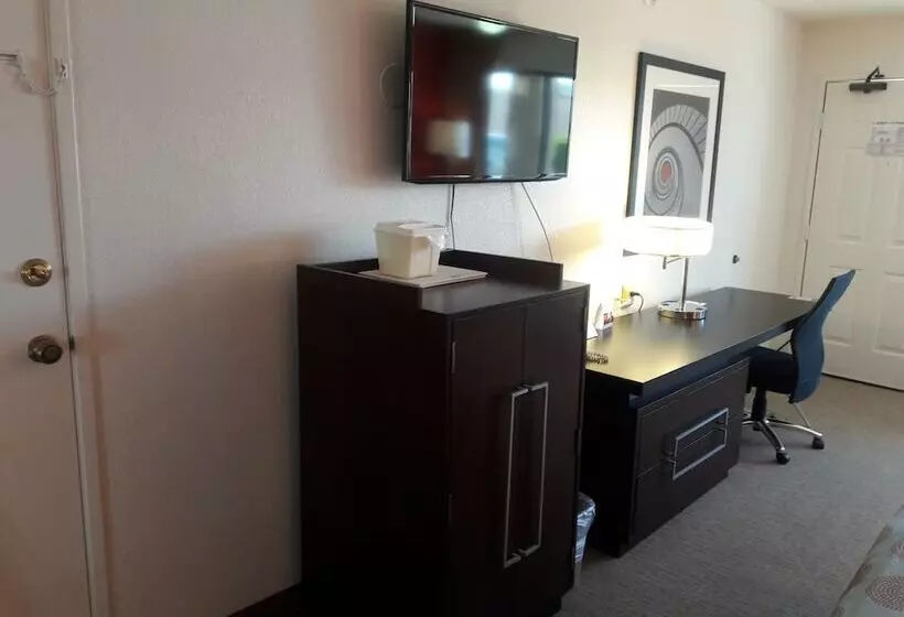 ２ダブルベッドのスタンダードルーム, Ramada By Wyndham Albuquerque Airport
