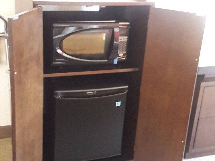 ２ダブルベッドのスタンダードルーム, Ramada By Wyndham Albuquerque Airport