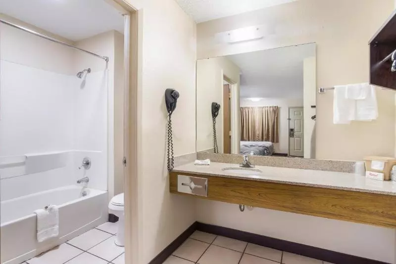 اتاق سوپریور با تخت بزرگ, Red Roof Inn Albuquerque  Midtown
