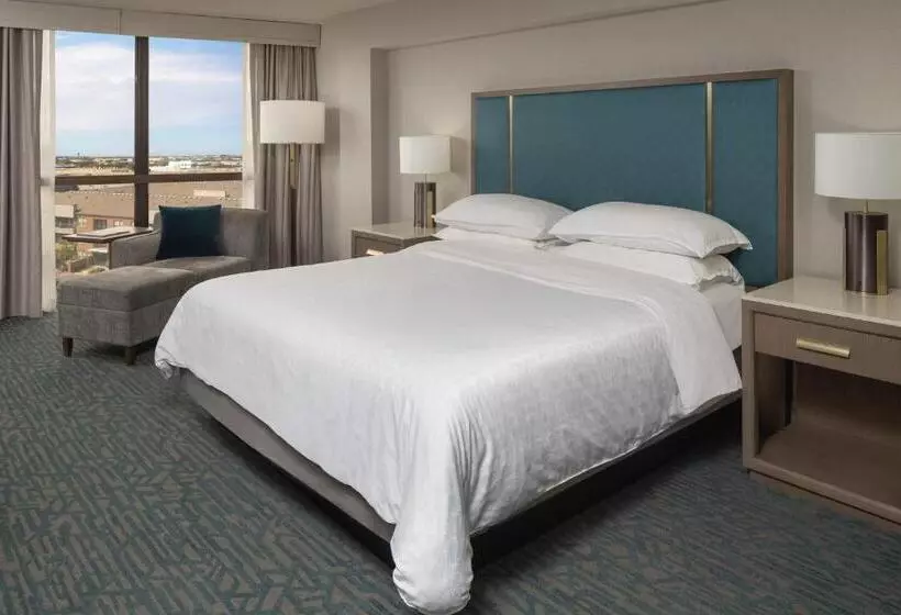 キングサイズベッドのスタンダードルーム, Sheraton Dallas Hotel By The Galleria