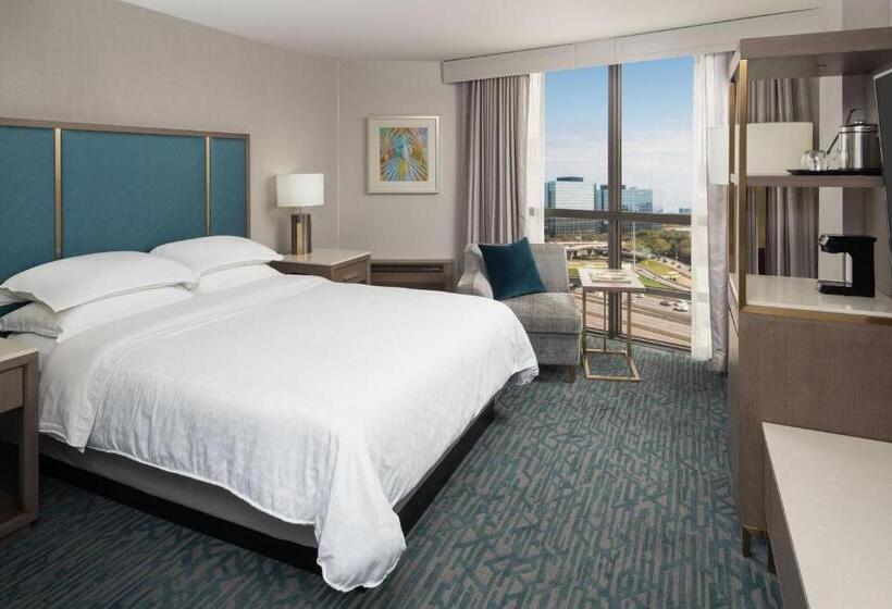 带大床的俱乐部房间, Sheraton Dallas Hotel By The Galleria