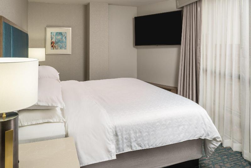 带大床的标准间, Sheraton Dallas Hotel By The Galleria