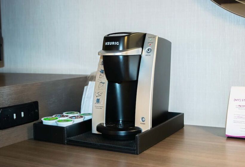 Номер Стандарт, Crowne Plaza Albany  The Desmond