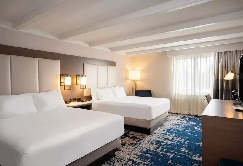اتاق استاندارد, Crowne Plaza Albany  The Desmond