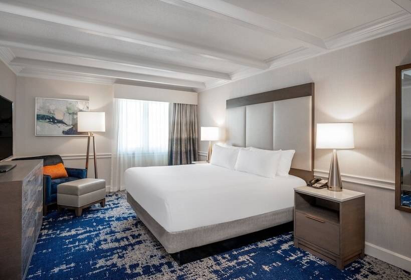 Люкс, Crowne Plaza Albany  The Desmond