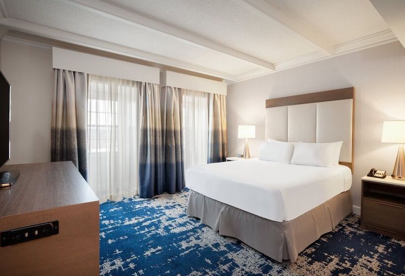 סוויטת ג'וניור מותאמת לאדם עם מוגבלויות, Crowne Plaza Albany  The Desmond