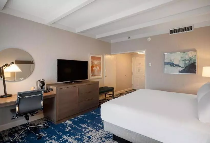 اتاق استاندارد, Crowne Plaza Albany  The Desmond
