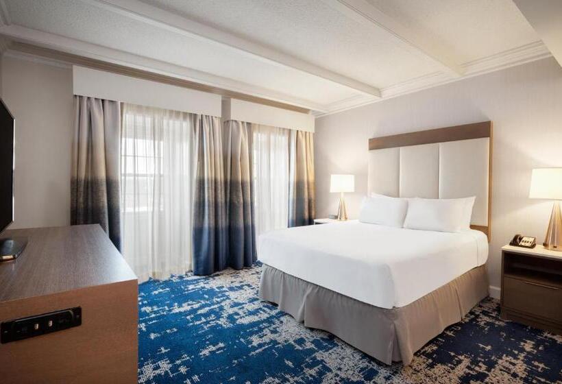 סוויטת ג'וניור מותאמת לאדם עם מוגבלויות, Crowne Plaza Albany  The Desmond