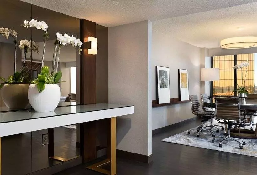 ジュニアスイート, Doubletree By Hilton Dallascampbell Centre