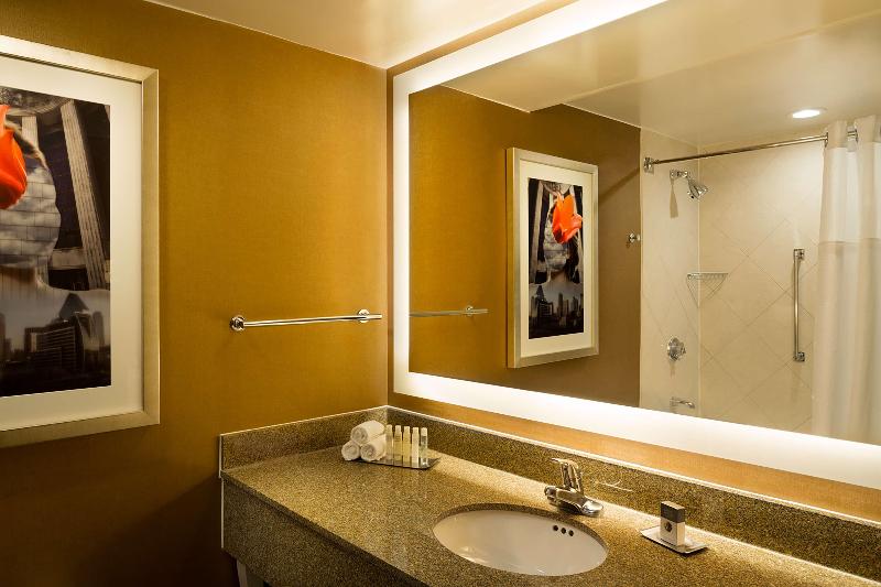 Стандартный Номер Кровать Кинг, Doubletree By Hilton Dallascampbell Centre