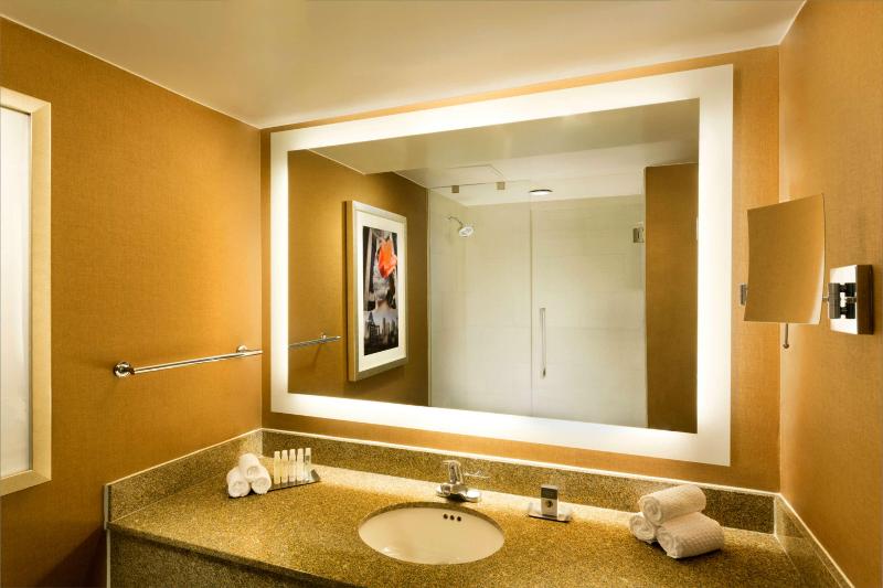 Номер Deluxe Кровать Кинг, Doubletree By Hilton Dallascampbell Centre