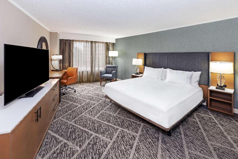 غرفة قياسية سرير كينج, Doubletree By Hilton Tulsa   Warren Place