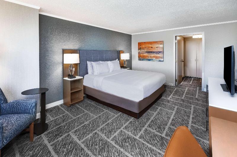 Люкс Кровать Кинг, Doubletree By Hilton Tulsa   Warren Place