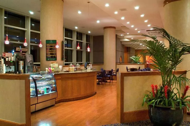 キングサイズベッドのスタンダードルーム, Doubletree By Hilton Tulsa   Warren Place