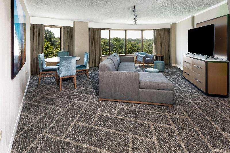 جناح سرير كينج, Doubletree By Hilton Tulsa   Warren Place