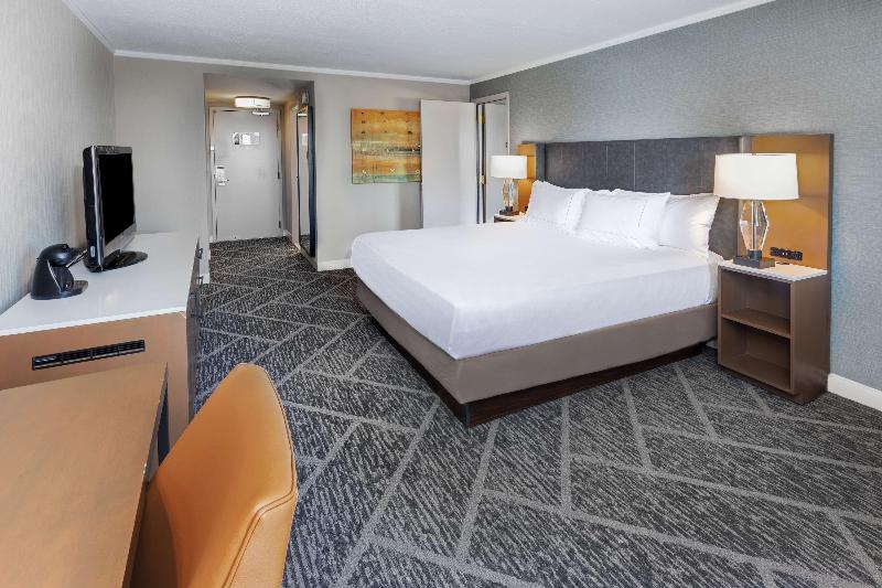 جناح سرير كينج, Doubletree By Hilton Tulsa   Warren Place