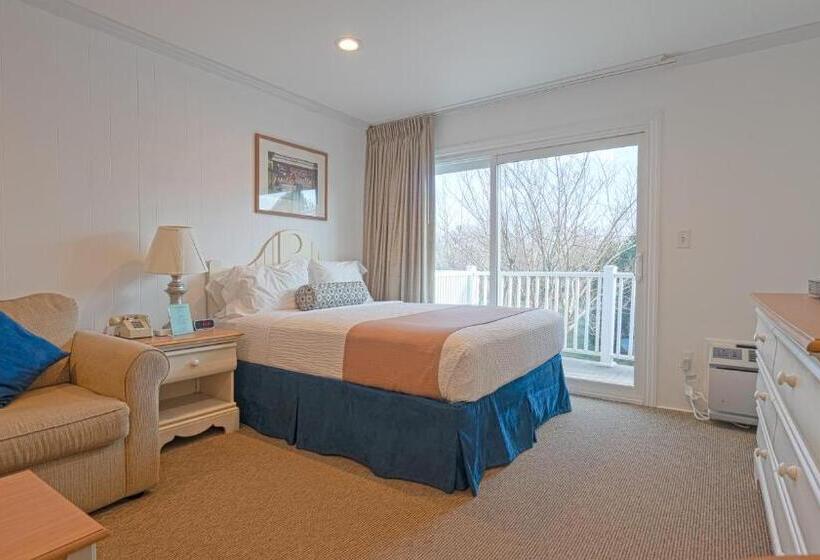 إستوديو قياسى, East Hampton House Resort