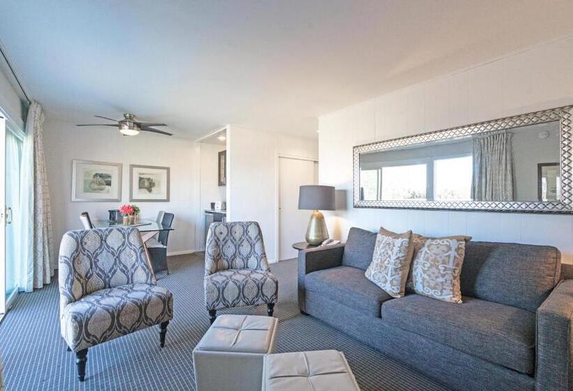 Люкс Повышенной Комфортности, East Hampton House Resort