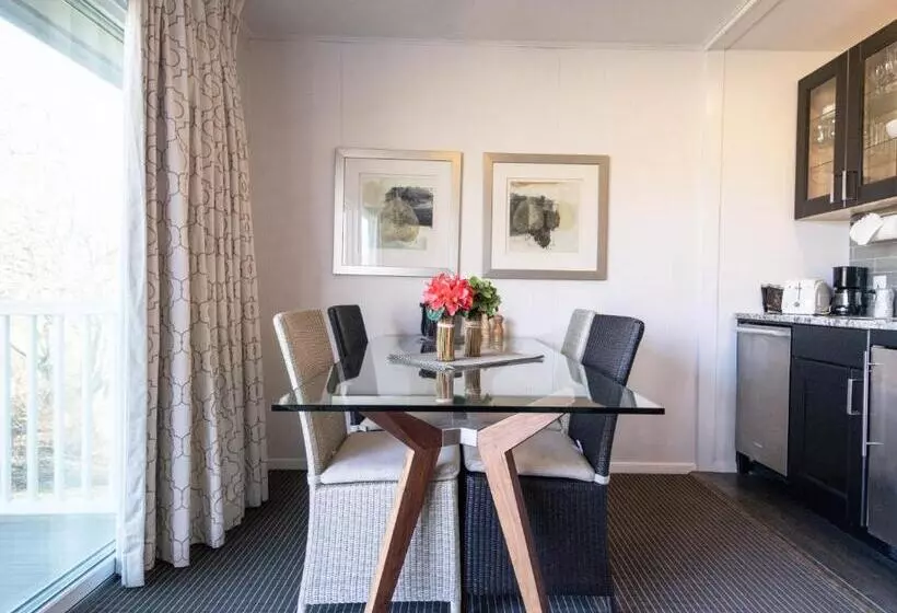 سوییت لوکس, East Hampton House Resort